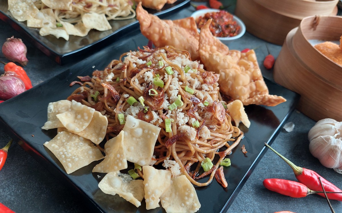 Mie Pedas Viral